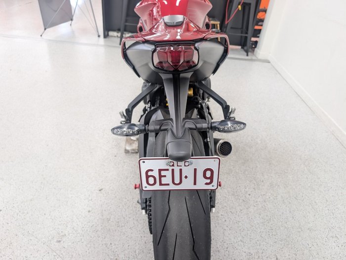 2025 Triumph 2025 Triumph 765CC STREET TRIPLE RS Carnival Red