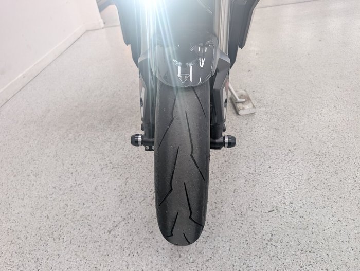 2025 Triumph 2025 Triumph 765CC STREET TRIPLE RS Carnival Red