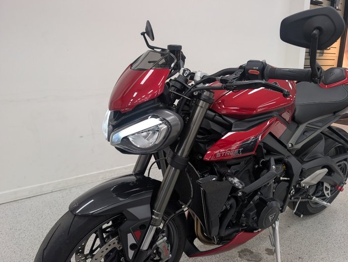 2025 Triumph 2025 Triumph 765CC STREET TRIPLE RS Carnival Red