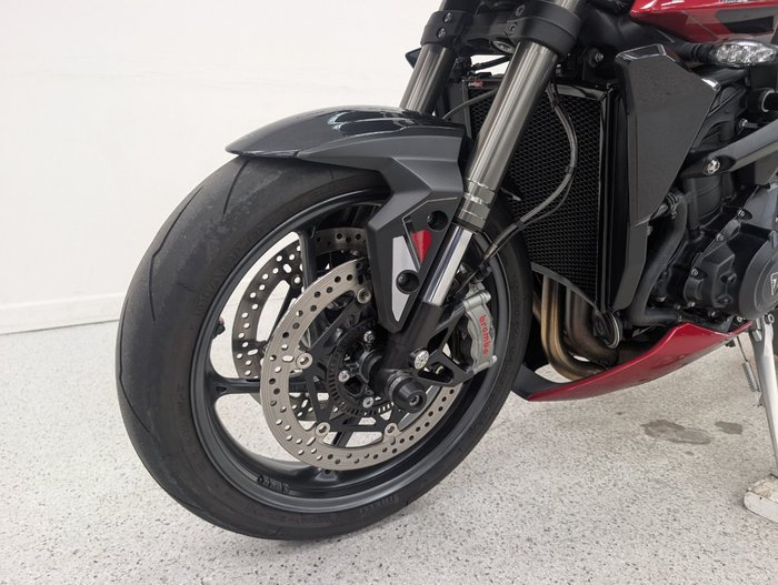 2025 Triumph 2025 Triumph 765CC STREET TRIPLE RS Carnival Red