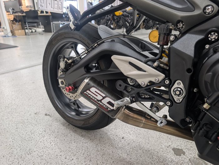 2025 Triumph 2025 Triumph 765CC STREET TRIPLE RS Carnival Red