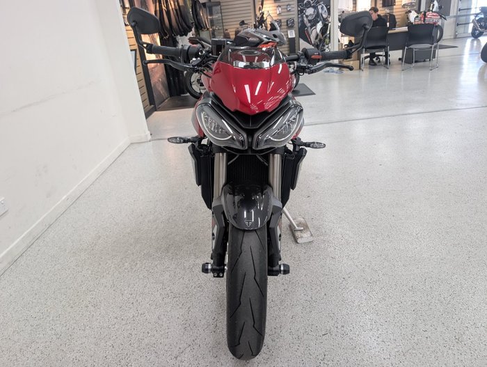 2025 Triumph 2025 Triumph 765CC STREET TRIPLE RS Carnival Red