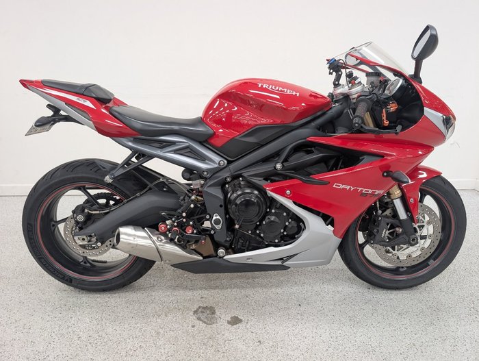 2016 Triumph DAYTONA 675 Red