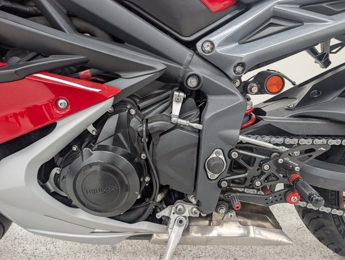 2016 Triumph DAYTONA 675 Red
