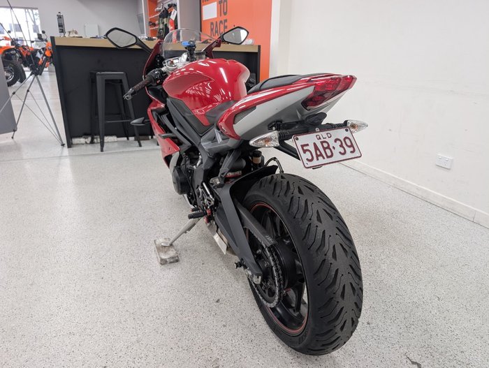 2016 Triumph DAYTONA 675 Red