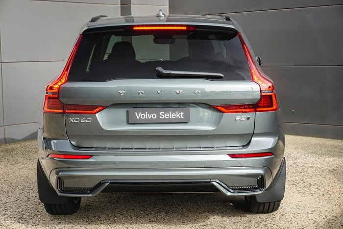 2025 Volvo XC60 Ultra B5 Dark