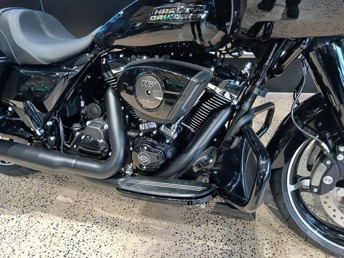Harley-Davidson Road Glide 117 (FLTRX) Touring