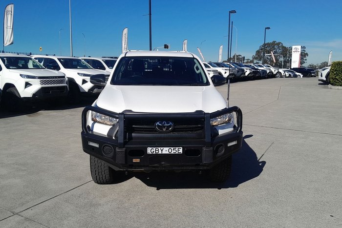2022 Toyota Hilux SR
