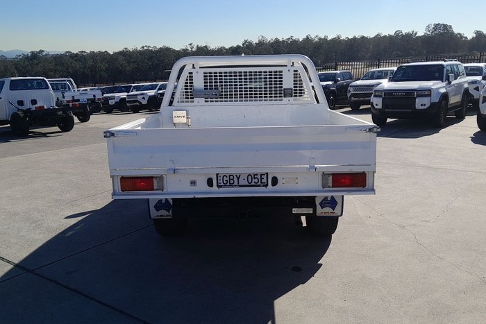 2022 Toyota Hilux SR
