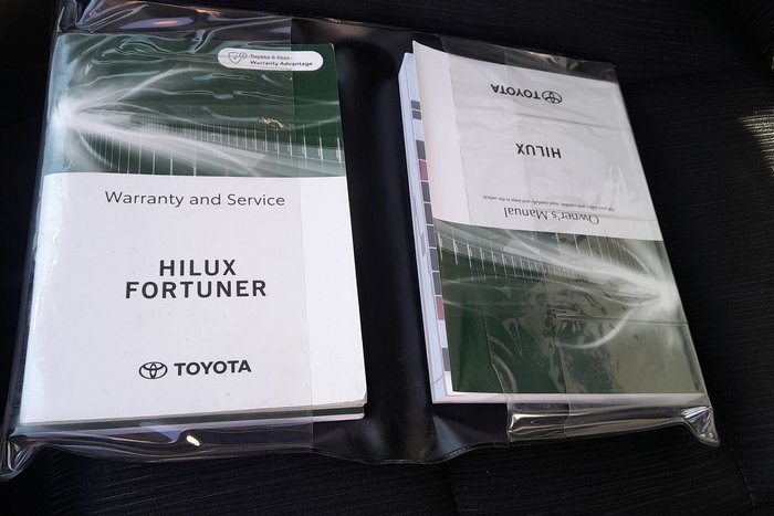 2022 Toyota Hilux SR