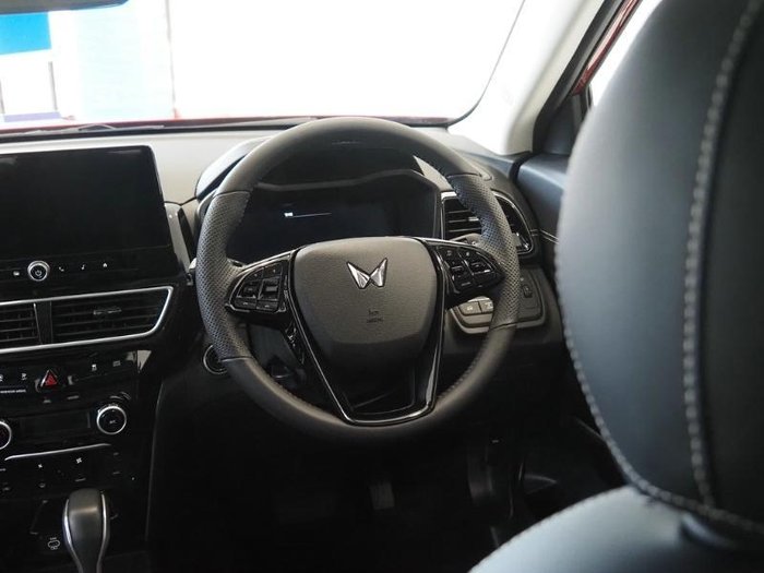 2025 Mahindra XUV3XO AX7L