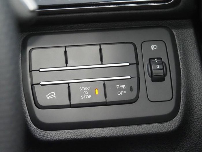 2025 Mahindra XUV3XO AX7L