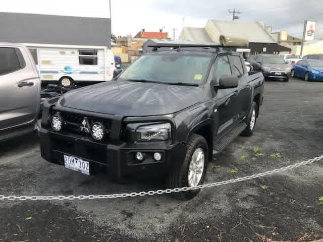 2025 Mitsubishi Triton GLX+
