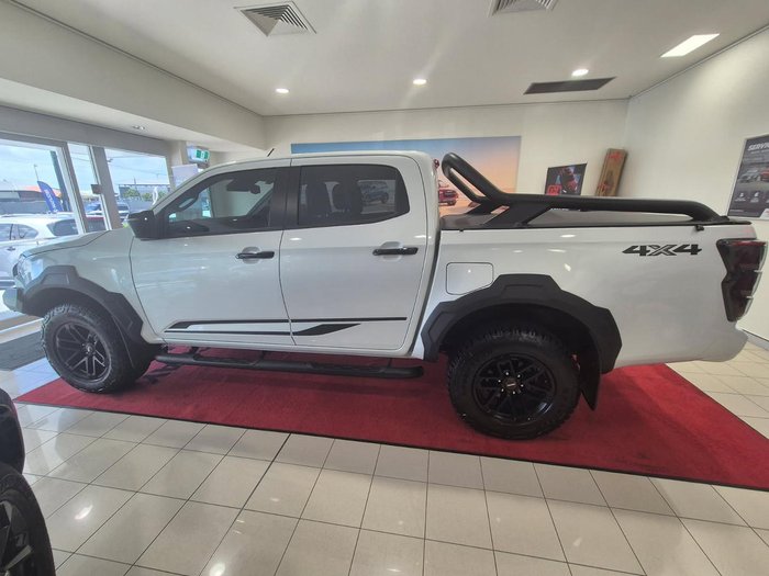 2026 Isuzu D-MAX BLADE