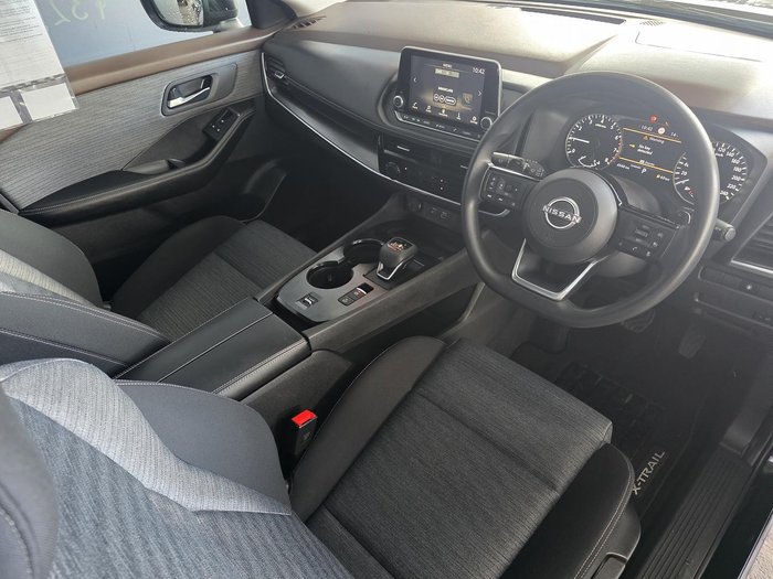 2025 Nissan X-TRAIL ST