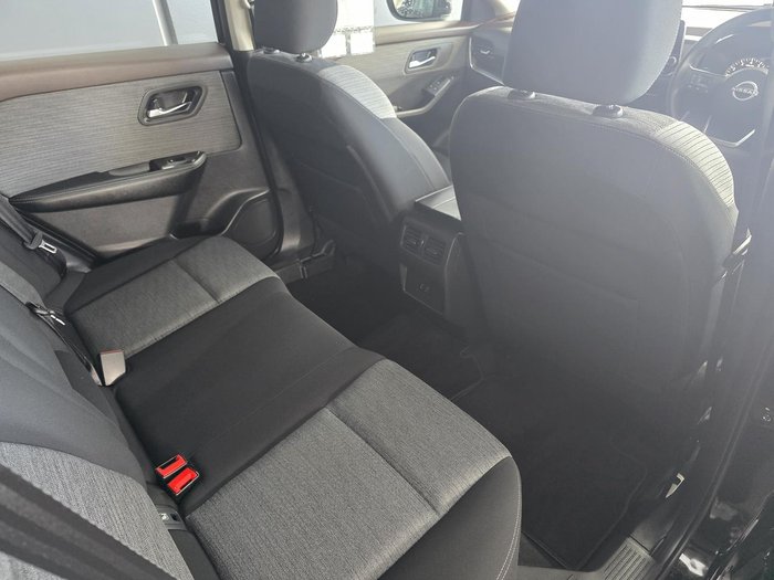 2025 Nissan X-TRAIL ST
