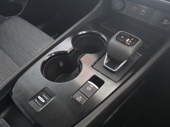 2025 Nissan X-TRAIL ST