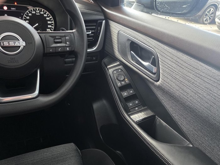 2025 Nissan X-TRAIL ST