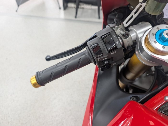 2009 DUCATI 1198 S Red