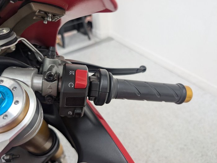 2009 DUCATI 1198 S Red