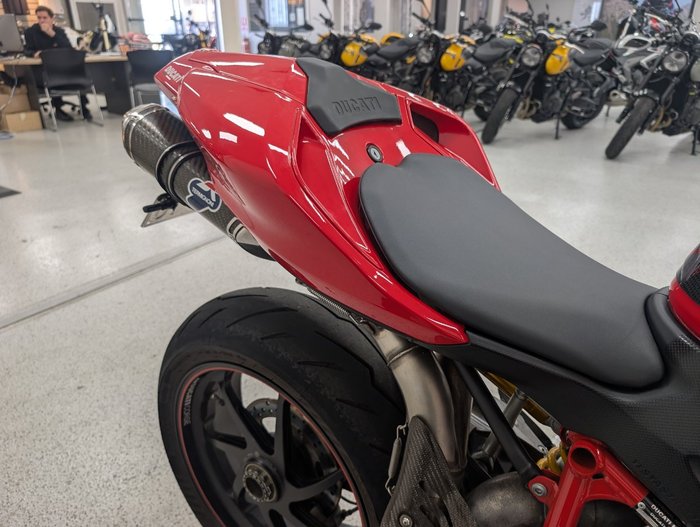 2009 DUCATI 1198 S Red