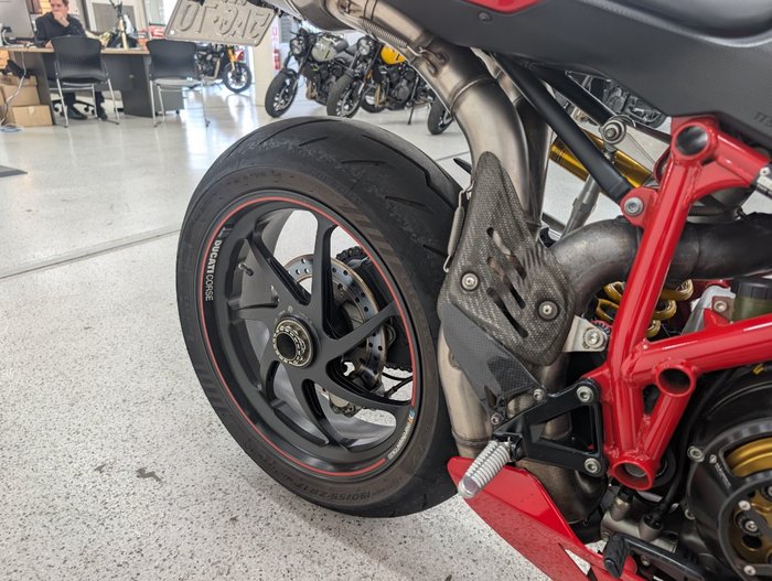 2009 DUCATI 1198 S Red