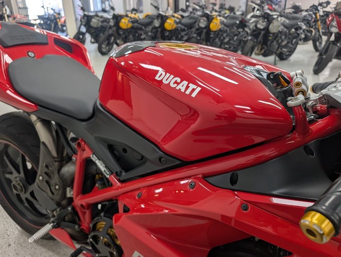 2009 DUCATI 1198 S Red