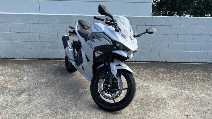 2024 Kawasaki NINJA 500 White
