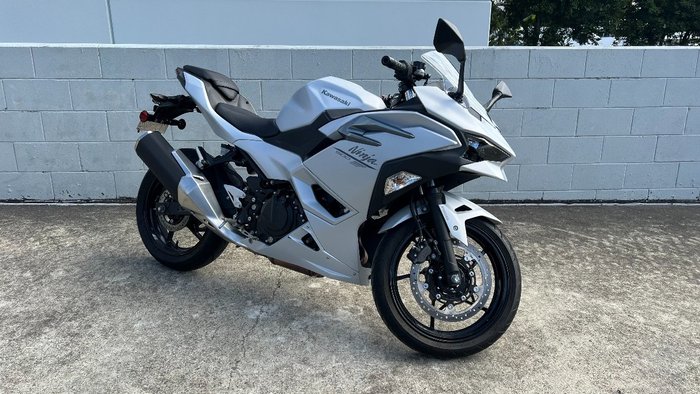 2024 Kawasaki NINJA 500 White