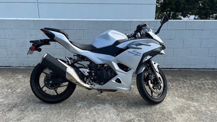 2024 Kawasaki NINJA 500 White