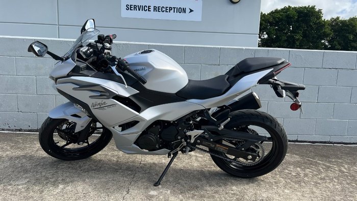 2024 Kawasaki NINJA 500 White