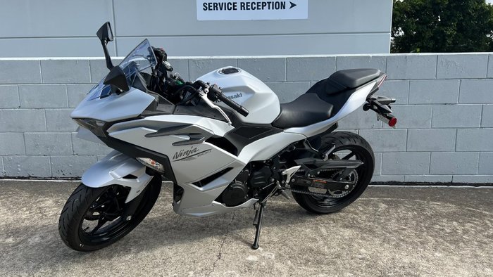 2024 Kawasaki NINJA 500 White