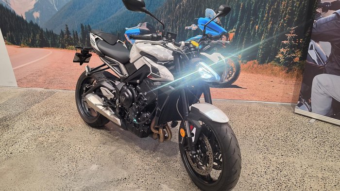 2023 Triumph Street Triple R 765