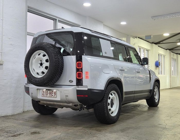 2023 Land Rover Defender 110 P300