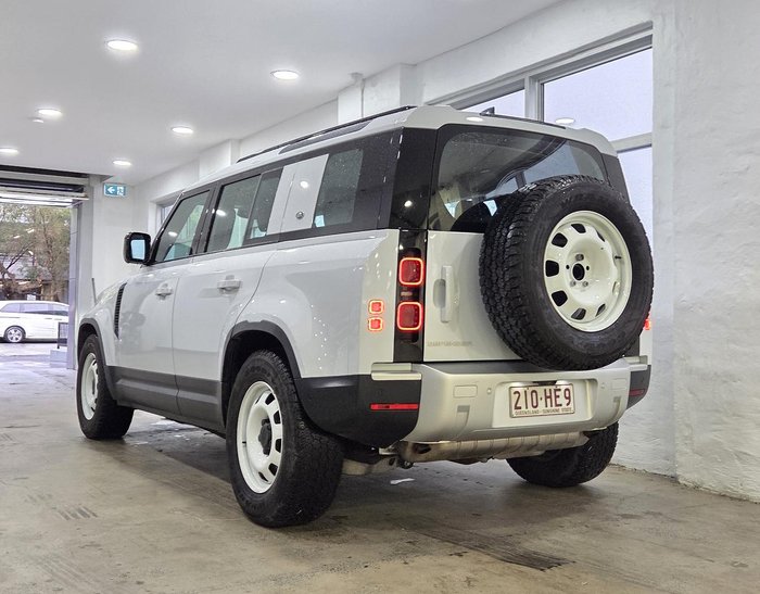 2023 Land Rover Defender 110 P300