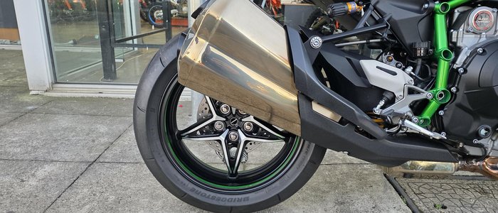 2024 Kawasaki Ninja H2 (ZX1002J) Ninja H2 Grey