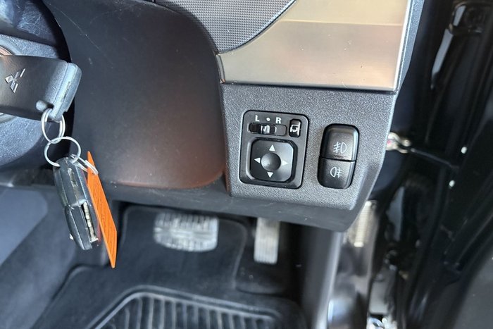 2020 Mitsubishi Pajero GLS Leather Option