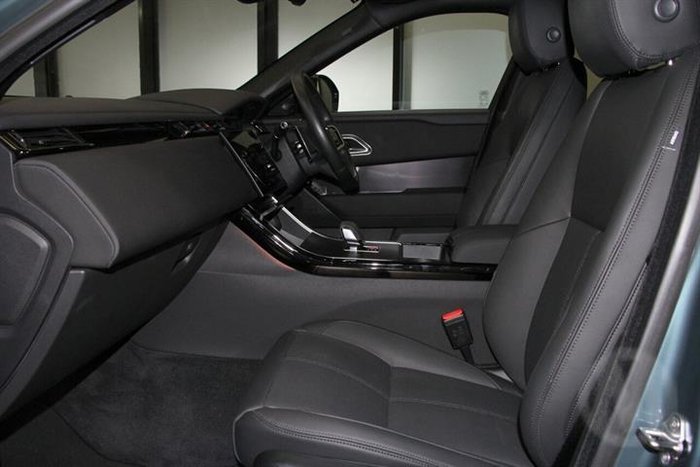 2025 Land Rover Range Rover Velar P250 Dynamic SE