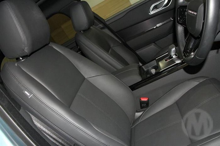 2025 Land Rover Range Rover Velar P250 Dynamic SE