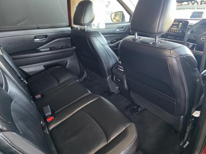 2024 Nissan Pathfinder Ti