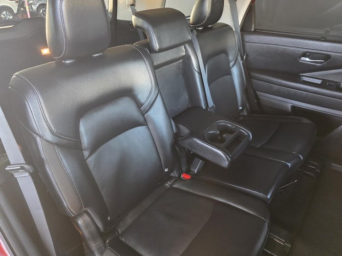 2024 Nissan Pathfinder Ti