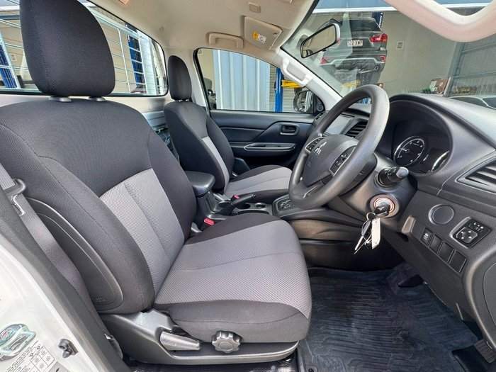 2023 Mitsubishi Triton GLX