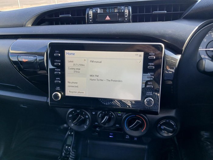 2022 Toyota Hilux SR