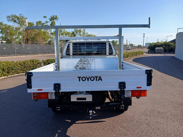 2022 Toyota Hilux SR