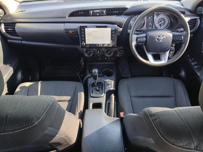 2022 Toyota Hilux SR