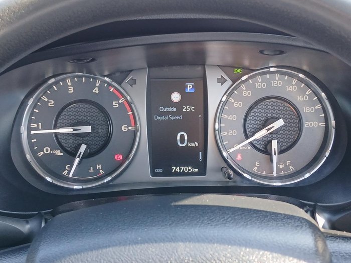 2022 Toyota Hilux SR