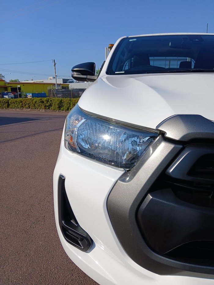 2022 Toyota Hilux SR