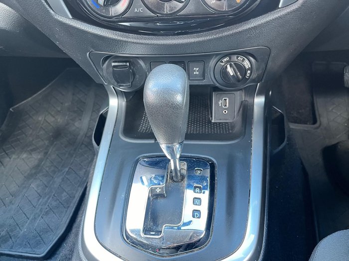2021 Nissan Navara SL