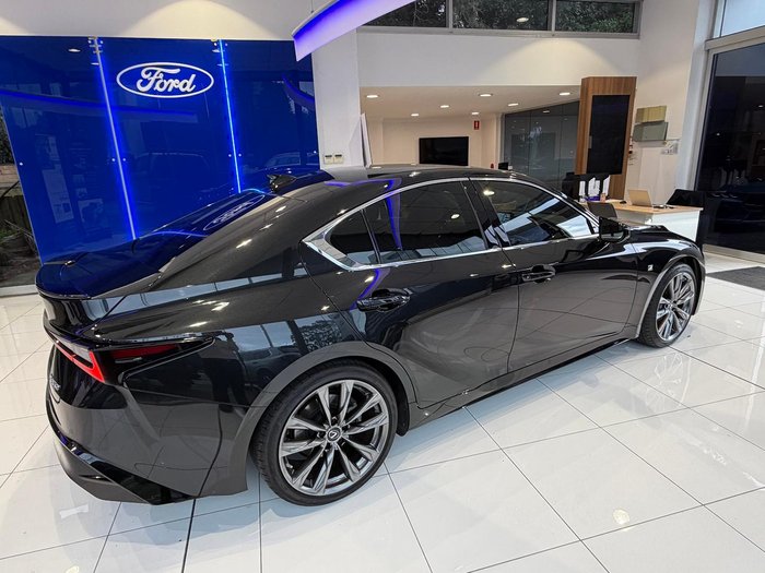 2020 Lexus IS