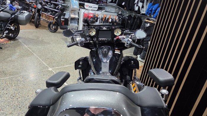 2024 Indian ROADMASTER CLASSIC SILVER